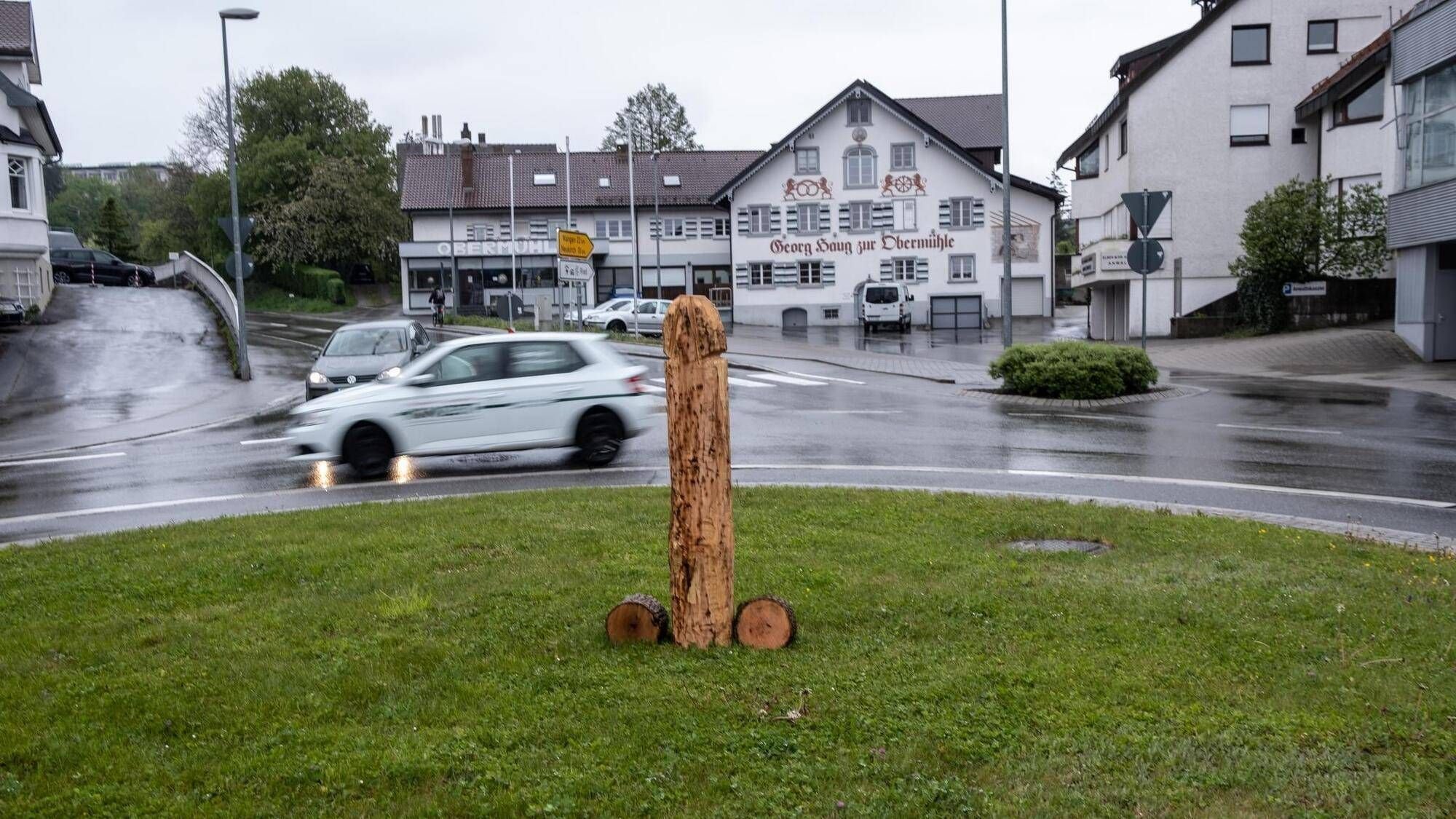 Auch Tettnang Hat Jetzt Einen Holzpenis