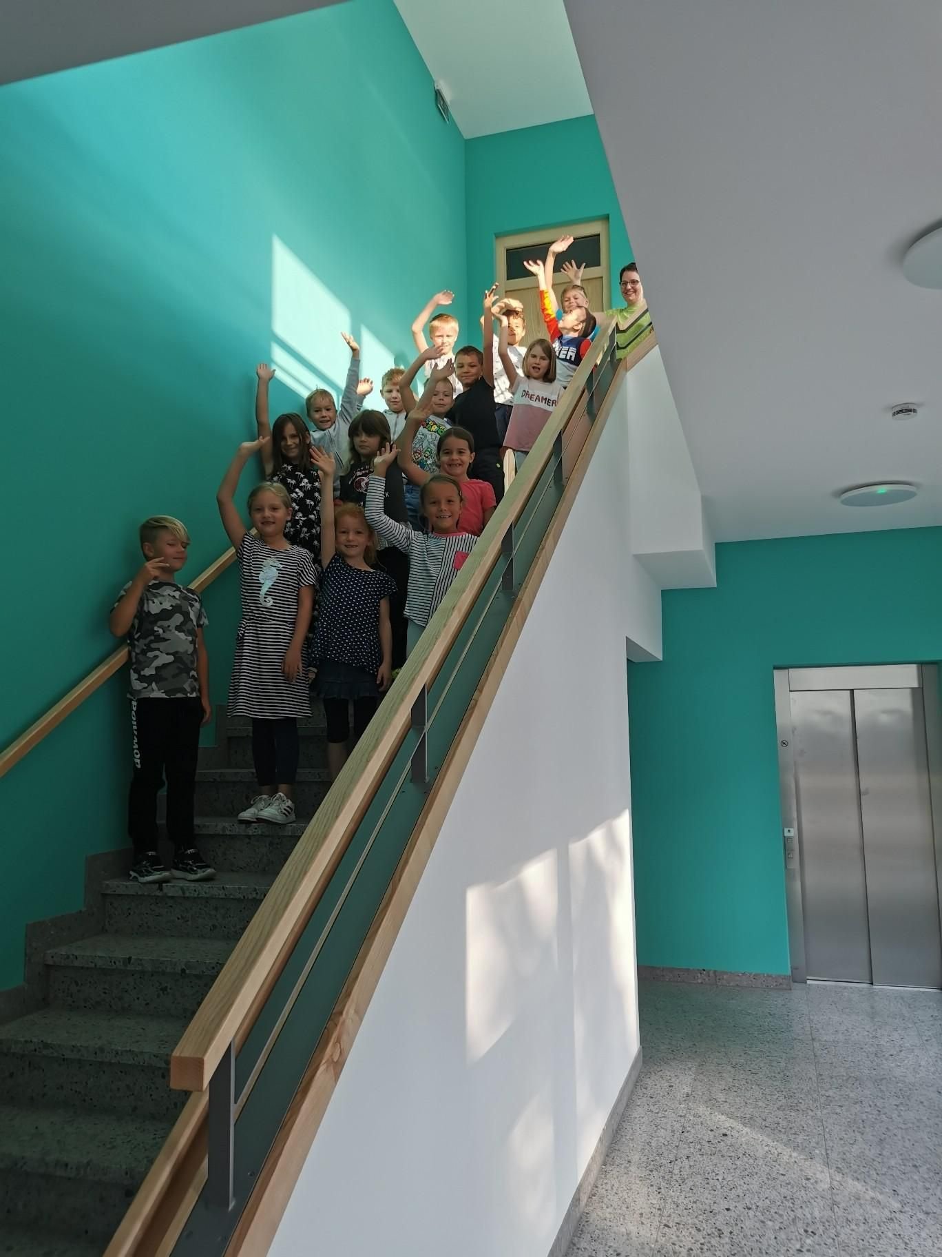 Freude Ber Neues Schultreppenhaus In Neuler