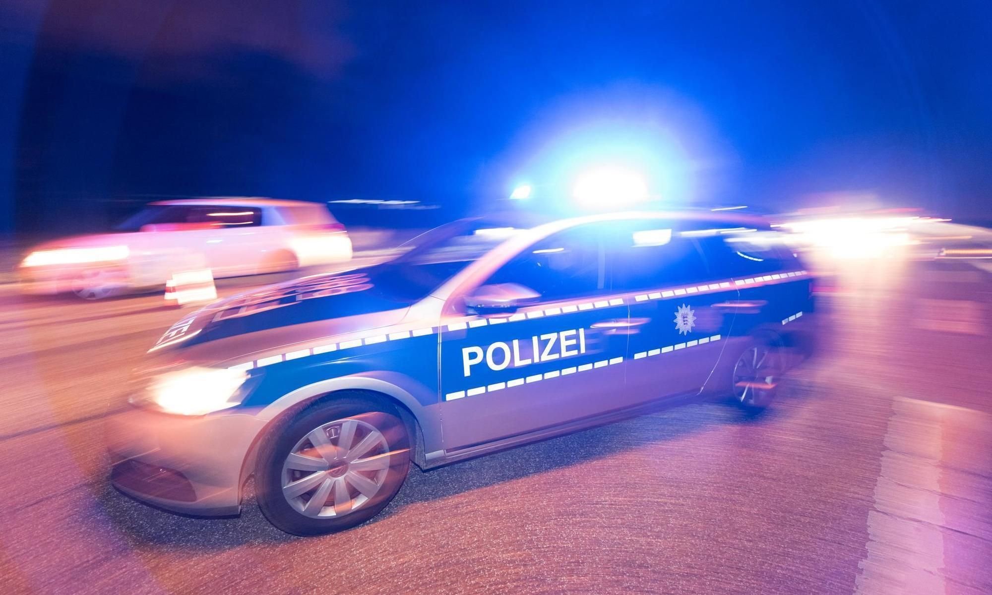 Motorradfahrer Fl Chtet Vor Der Polizei