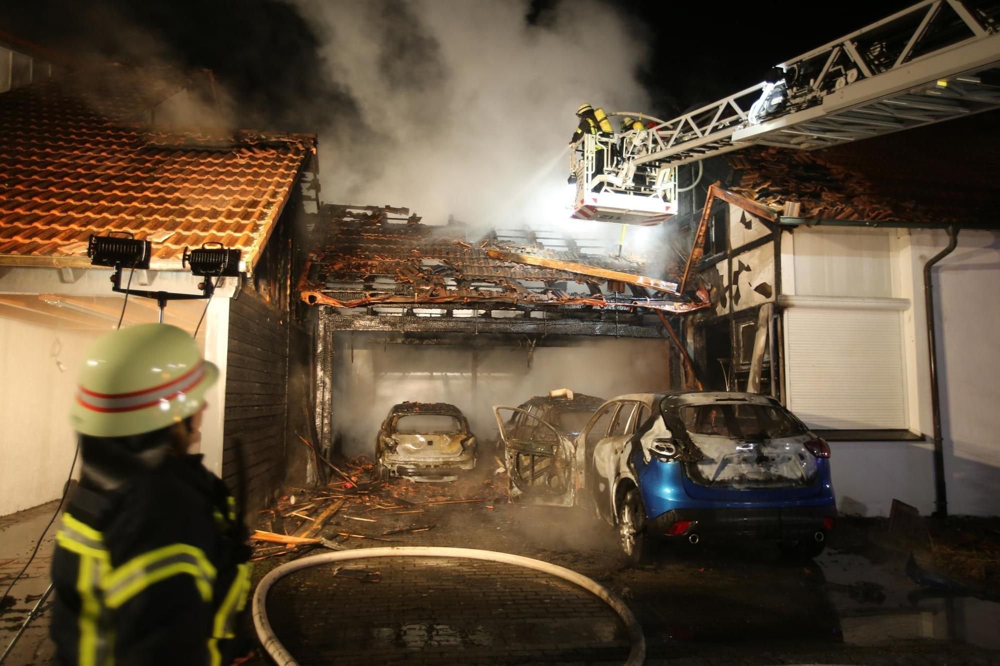 Zwei Familien verlieren ihr Heim Falsch entsorgte Feuerwerkskörper