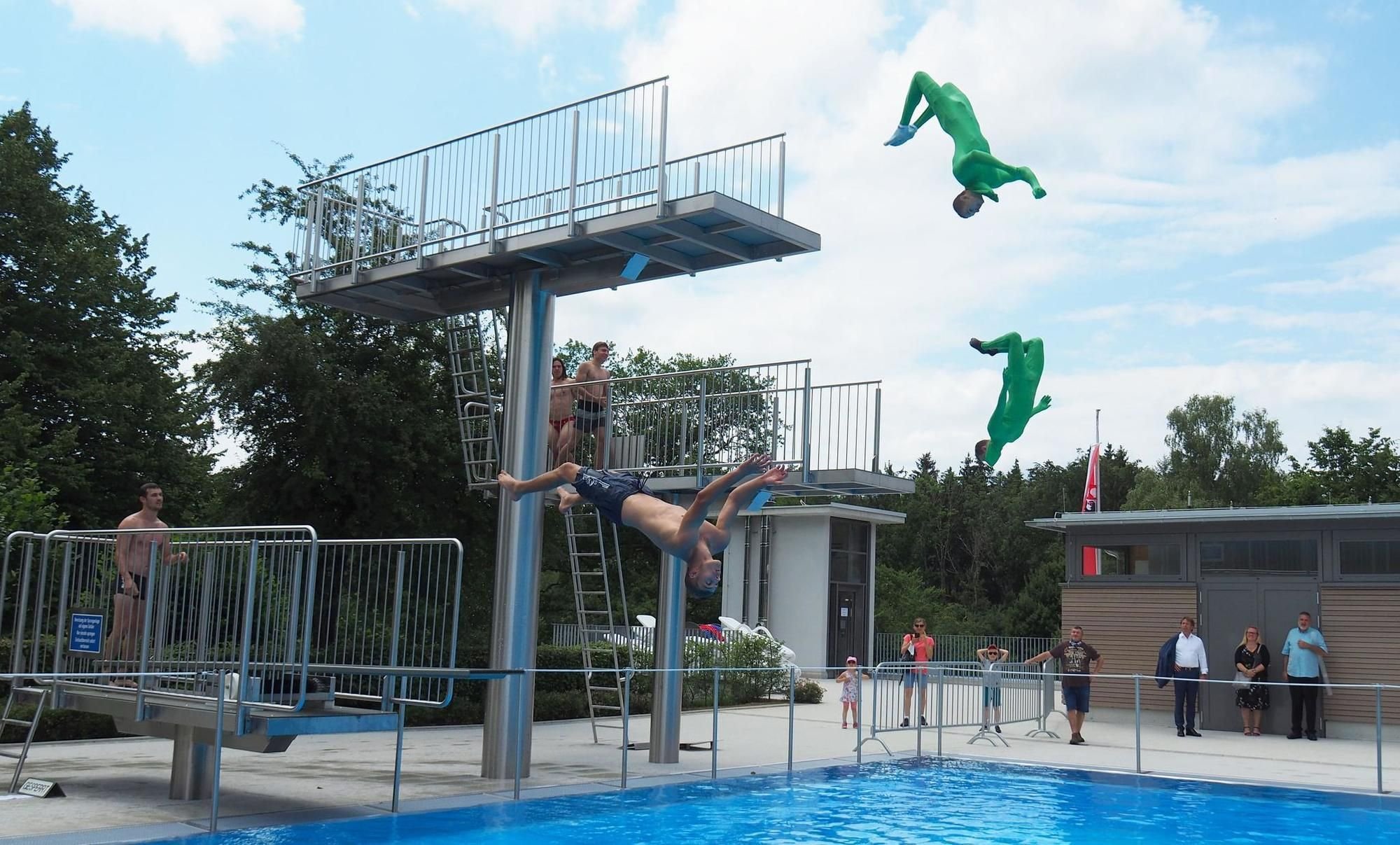 Das War Der Tag Der Offenen T R Im Fertig Sanierten Wangener Freibad