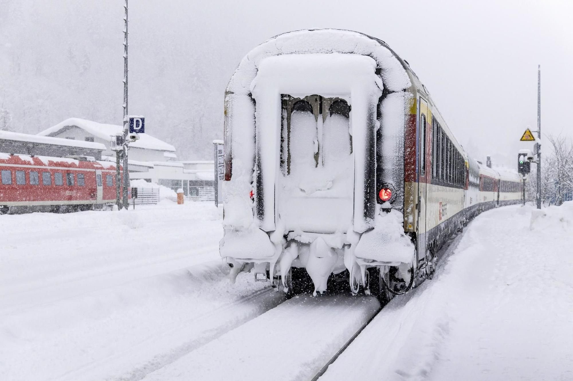 Mehrere Bahnstrecken Von Lindau Aus Wegen Schneechaos Gesperrt