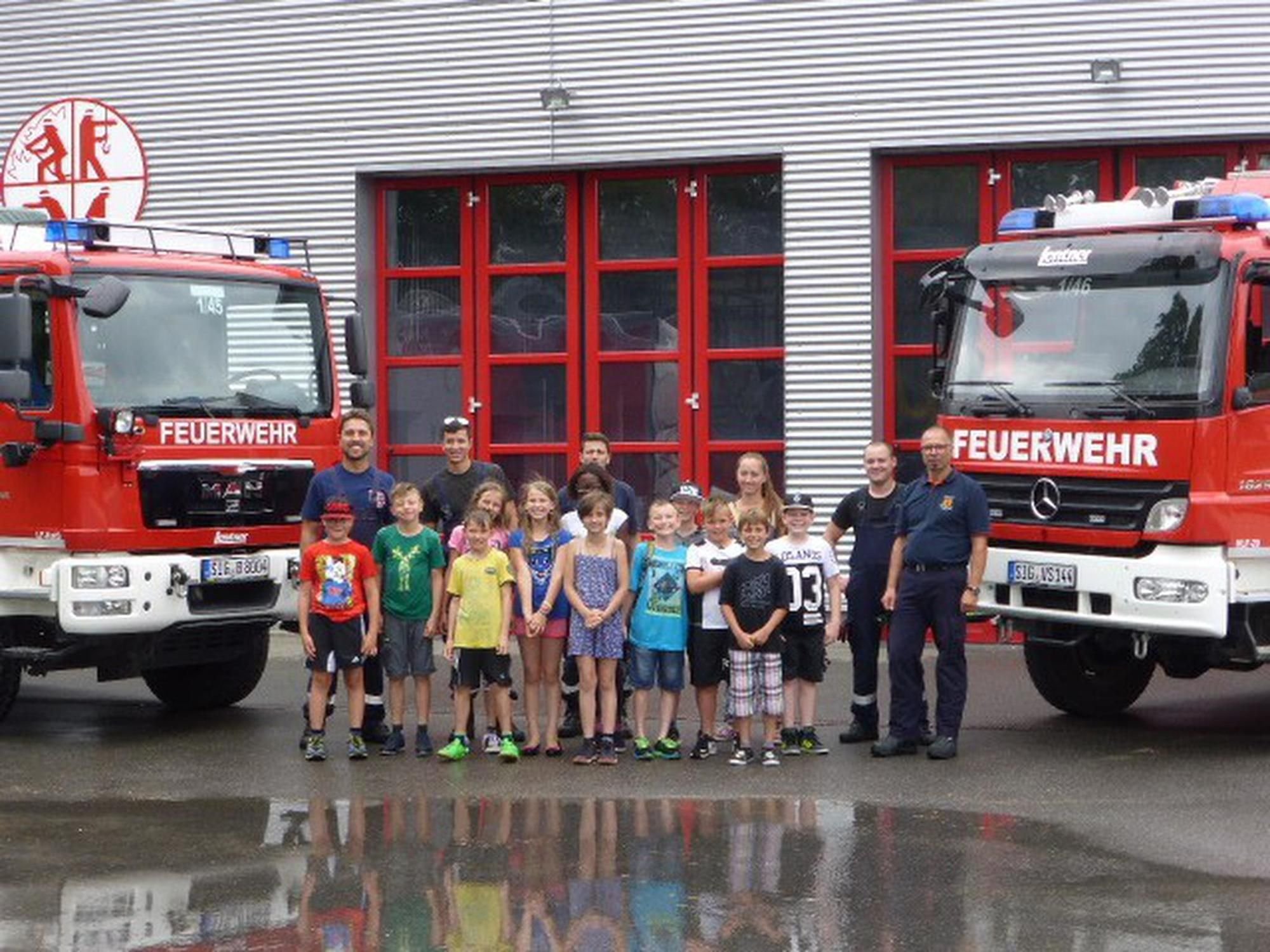 Veringer Grundschüler besuchen Feuerwehr