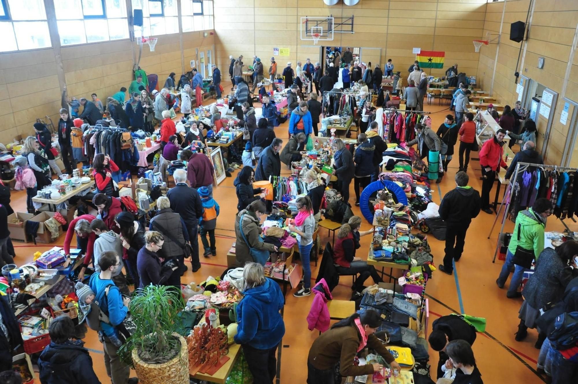 In Gebrazhofen Ist Hallenflohmarkt