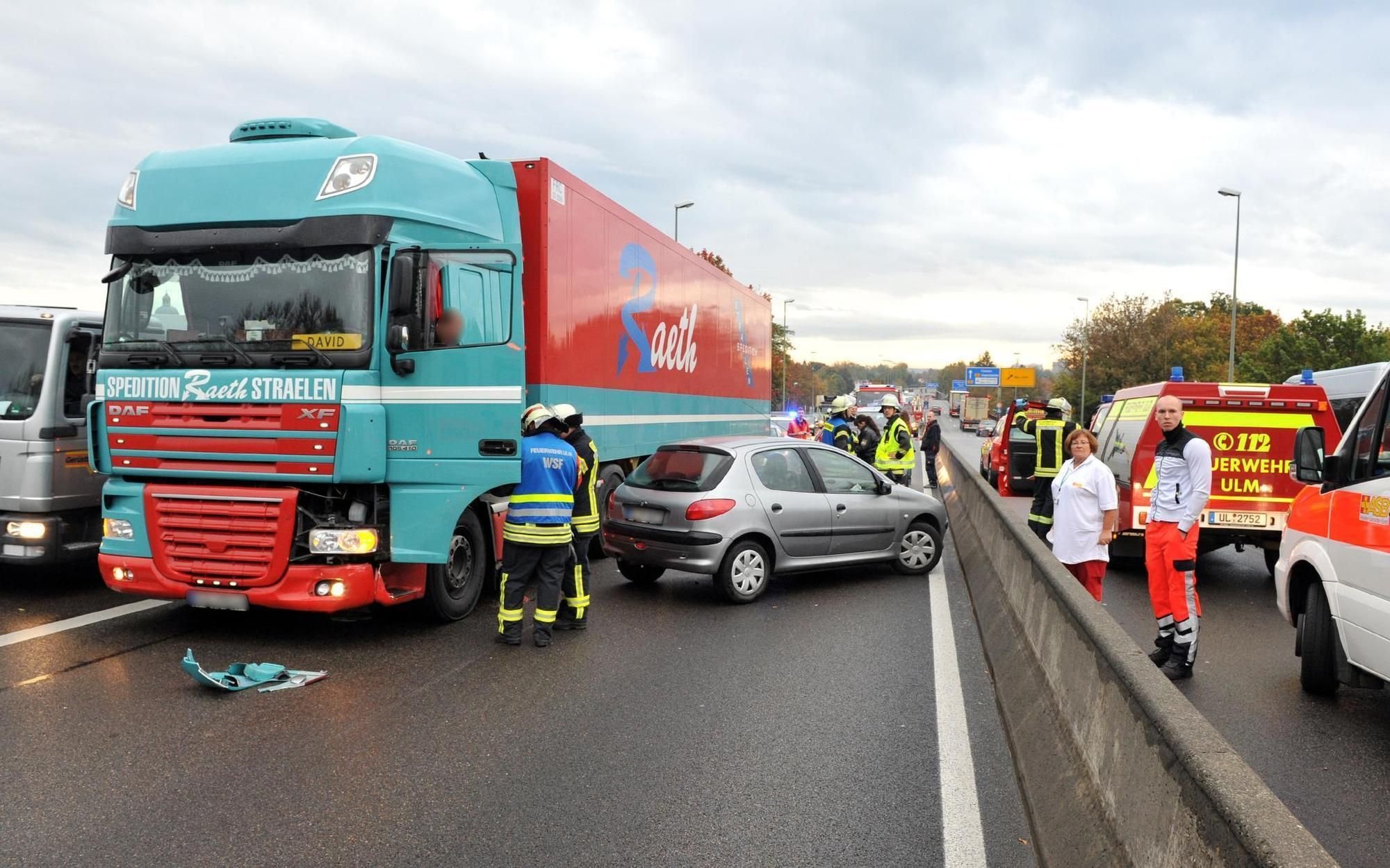 Unfall auf der Adenauerbrücke sorgt für Staus