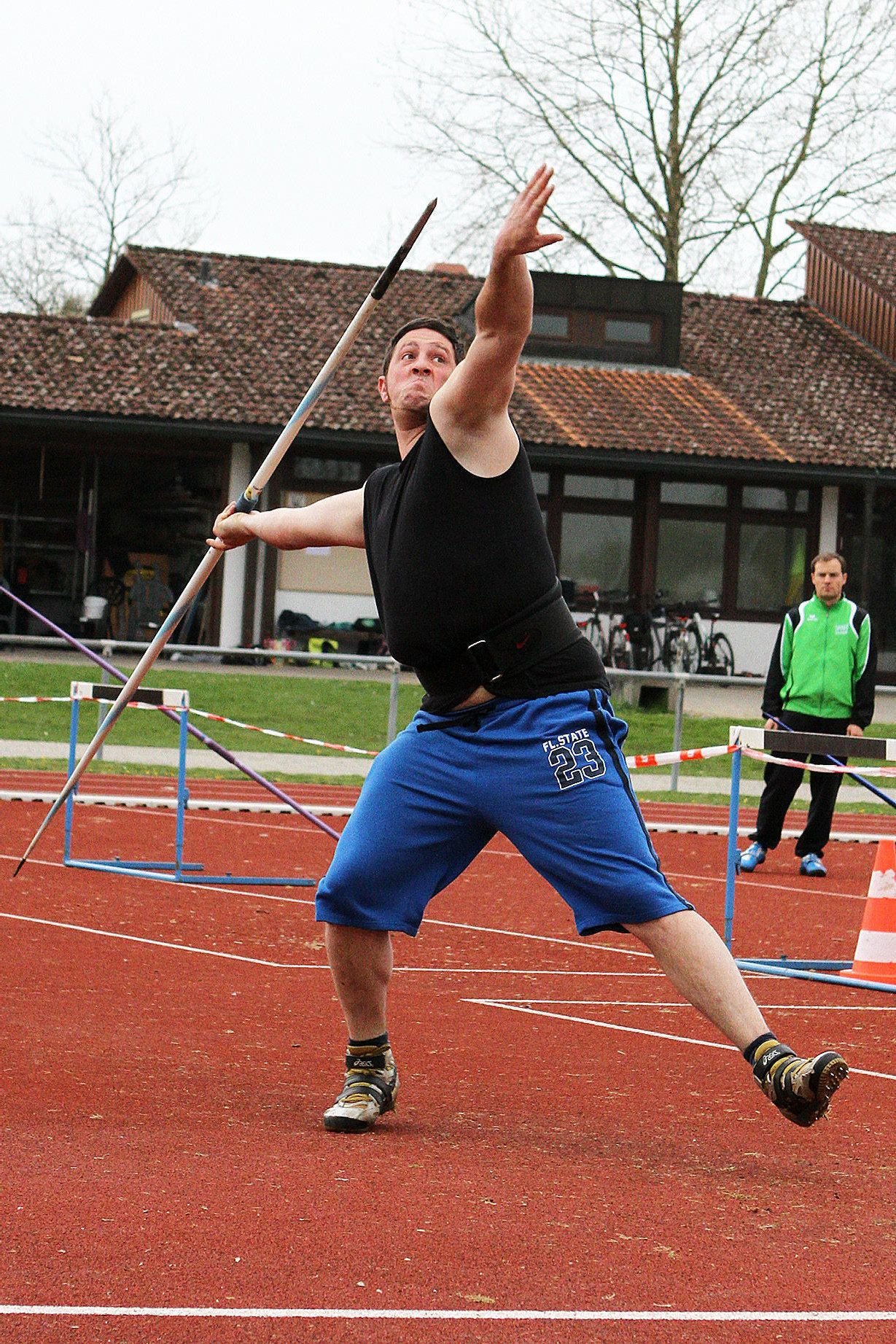 Martin schleudert Speer über 60 Meter Marke