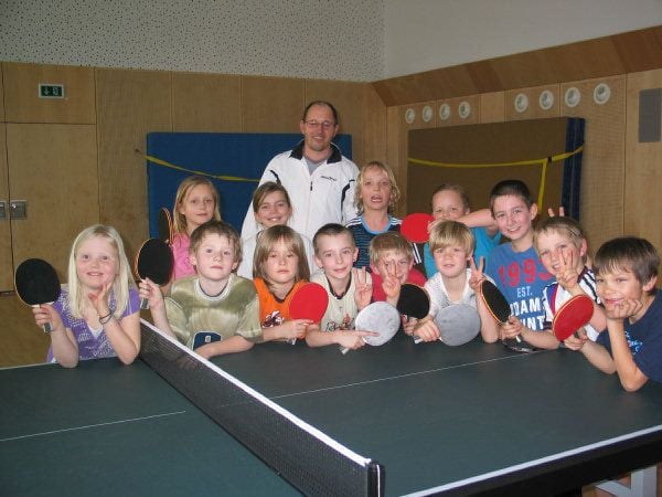 Fritz Baur Grundschule wird Partnerschule für Tischtennis