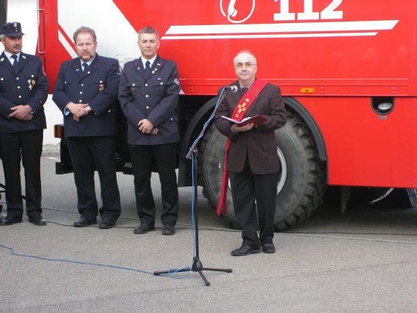 Feuerwehr Gosheim freut sich über neuen Gerätewagen