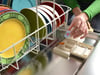 Wer das in die Spülmaschine räumt, riskiert schwere Gesundheitsschäden
