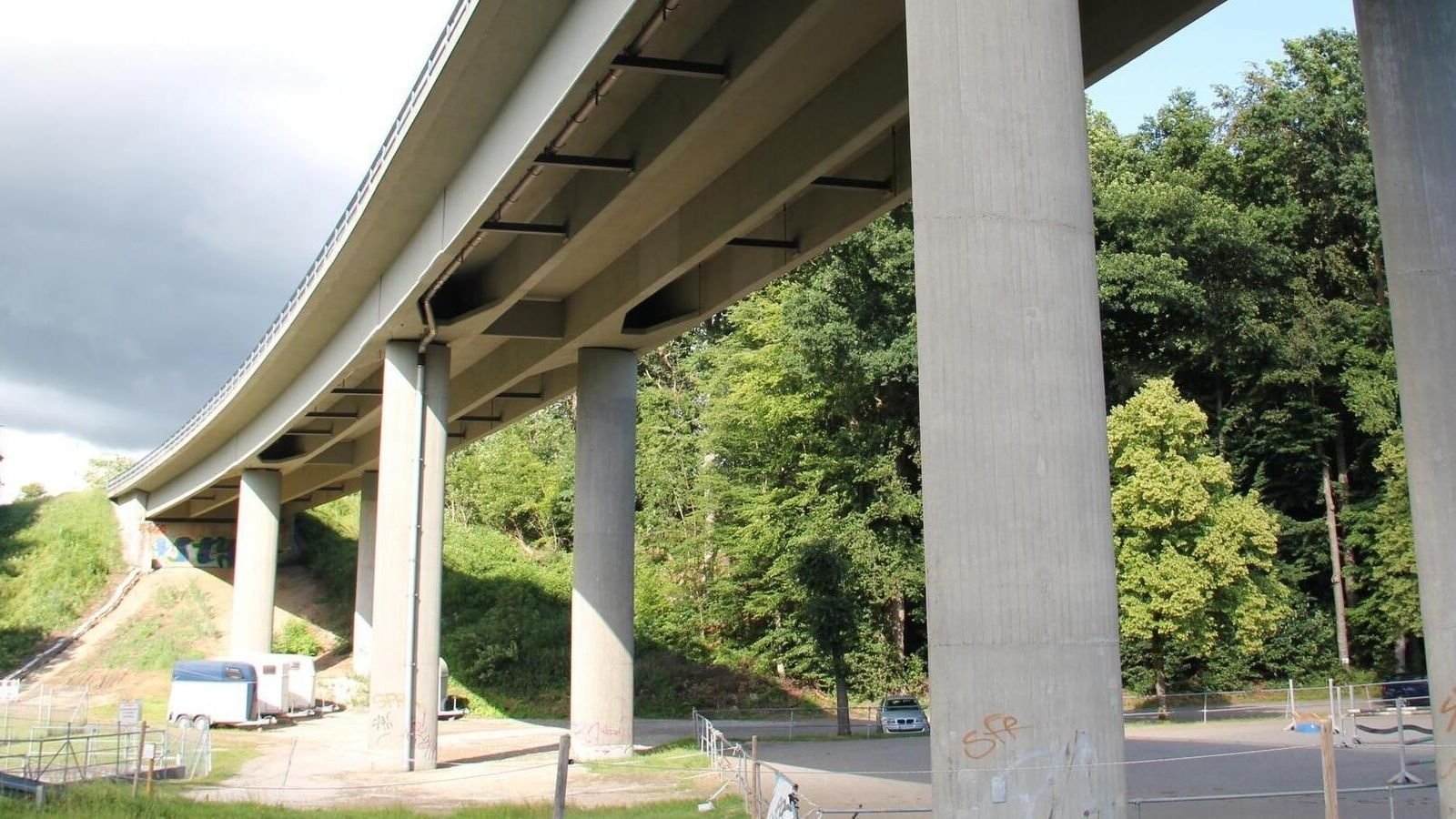 Sperrung Auf B 30 Am Donnerstag: Große Brücke Bei Waldsee Wird Kontrolliert