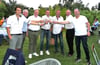  Weinprobe mit (von links) Julian Gierer, Rudi Köberle, Tilman Kuban, Volker Mayer-Lay, Josef Gierer, Norbert Lins und Organisator Manfred Ehrle.
