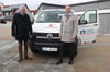  Joachim Gäbele und Patrick Remensperger mit dem Kleinbus, den die Bürgerstiftung Vereinen und gemeinnützigen Organisationen ab sofort kostenlos zur Verfügung stellen kann.