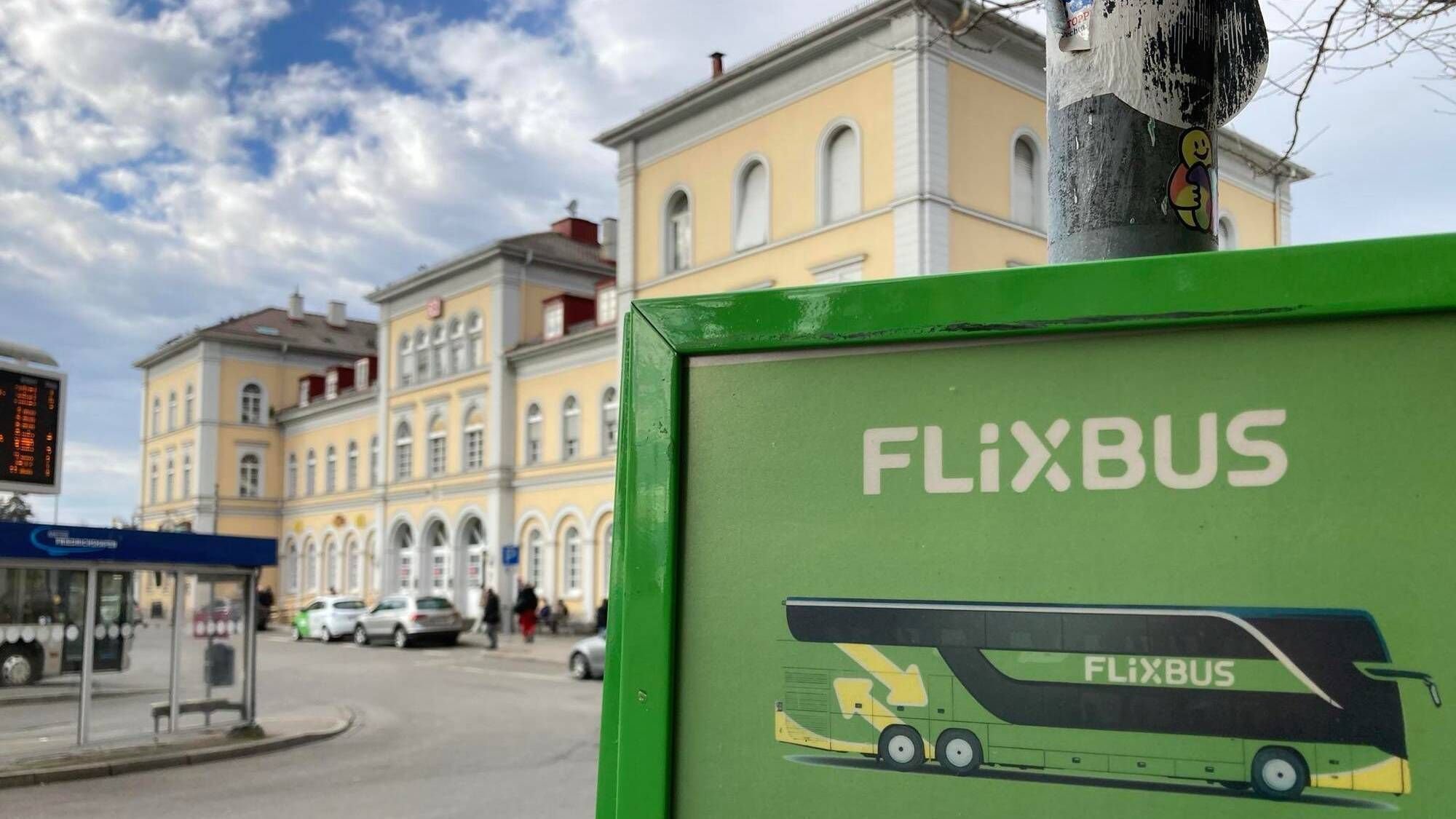Flixbus Haltestelle Frankfurt Flughafen Terminal 1 www.schwaebische.de