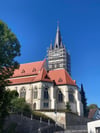  In wenigen Wochen verschwindet das Gerüst vom Turm der Erolzheimer Martinus-Kirche. Die Fassade wurde farblich dem Originalanstrich aus den 70er-Jähren des 19. Jahrhunderts angepasst.