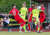 Der SV Neresheim (gelbe Trikots) sicherte die Klasse mit einem 3:0-Sieg gegen Weilimdorf.