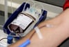  Blut spenden kann jeder Gesunde von 18 bis zum 73. Geburtstag.