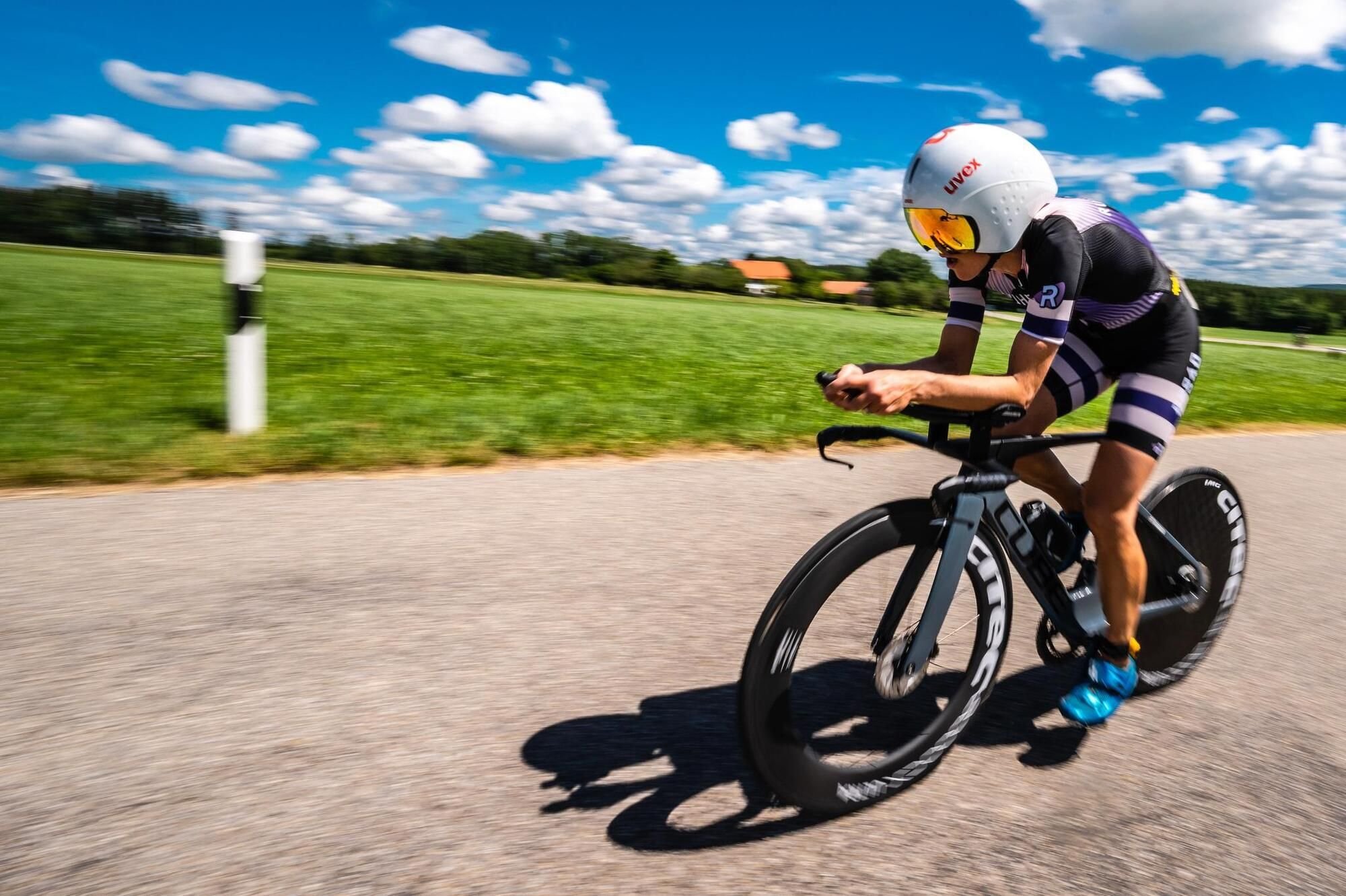 Sigrid Mutscheller gewinnt Triathlon in Ottobeuren