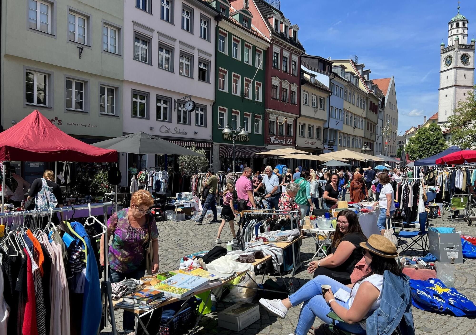 Flohmarkt lockt zahlreiche Schnäppchenjäger nach Ravensburg