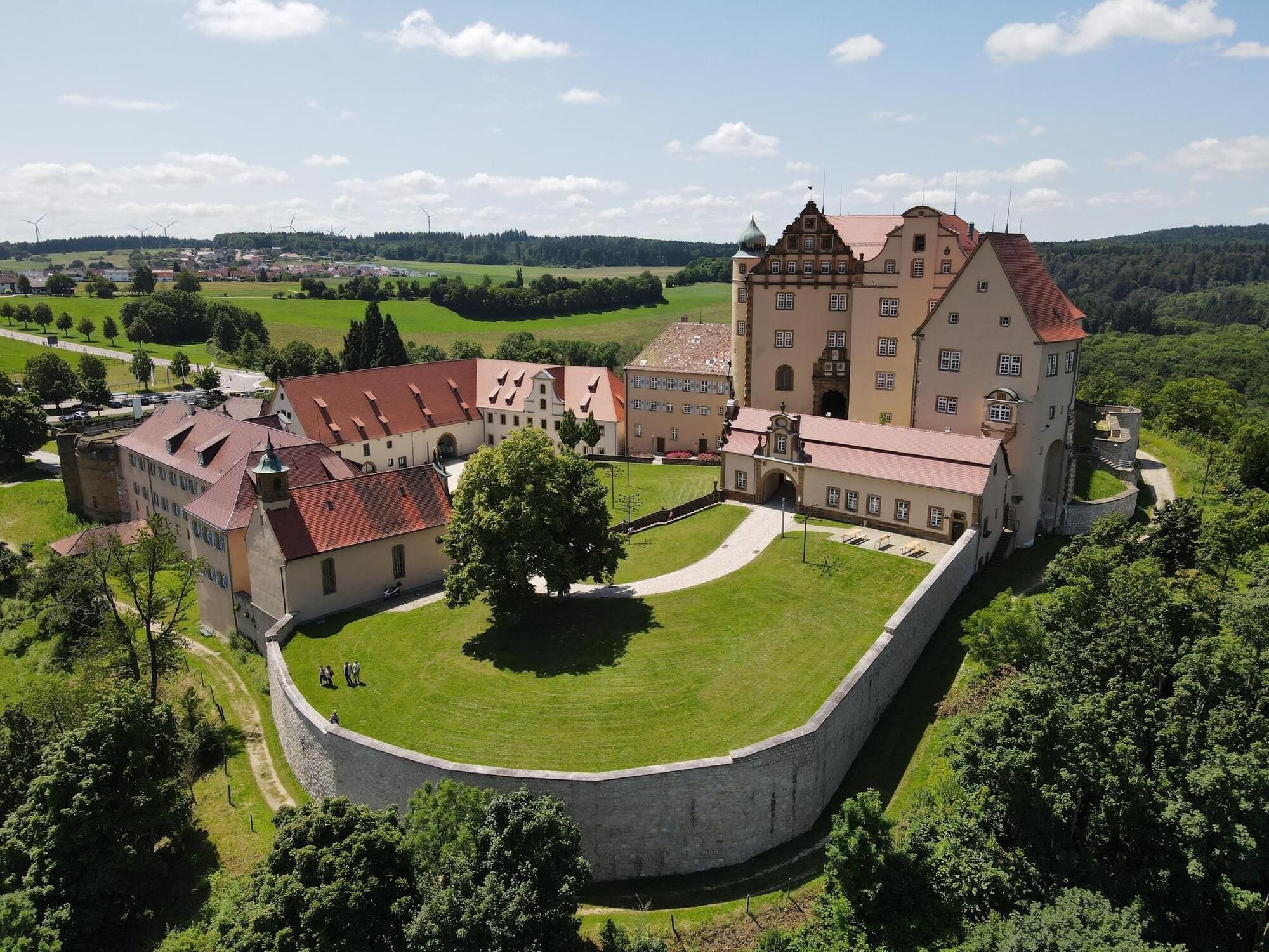 Die Führungssaison auf Schloss Kapfenburg startet wieder