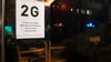 Ein Hinweisschild an einem Restaurant weist auf die 2G-Regel hin. Foto: Vanessa Reiber/dpa/Archivbild
