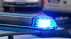 Bei einem spektakulären Autounfall auf der B25 bei Harburg ist ein Mädchen laut Polizei mittelschwer verletzt worden.