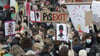 In Polen wird vehement gegen das Abtreibungsverbot protestiert. Foto: Czarek Sokolowski/AP/dpa