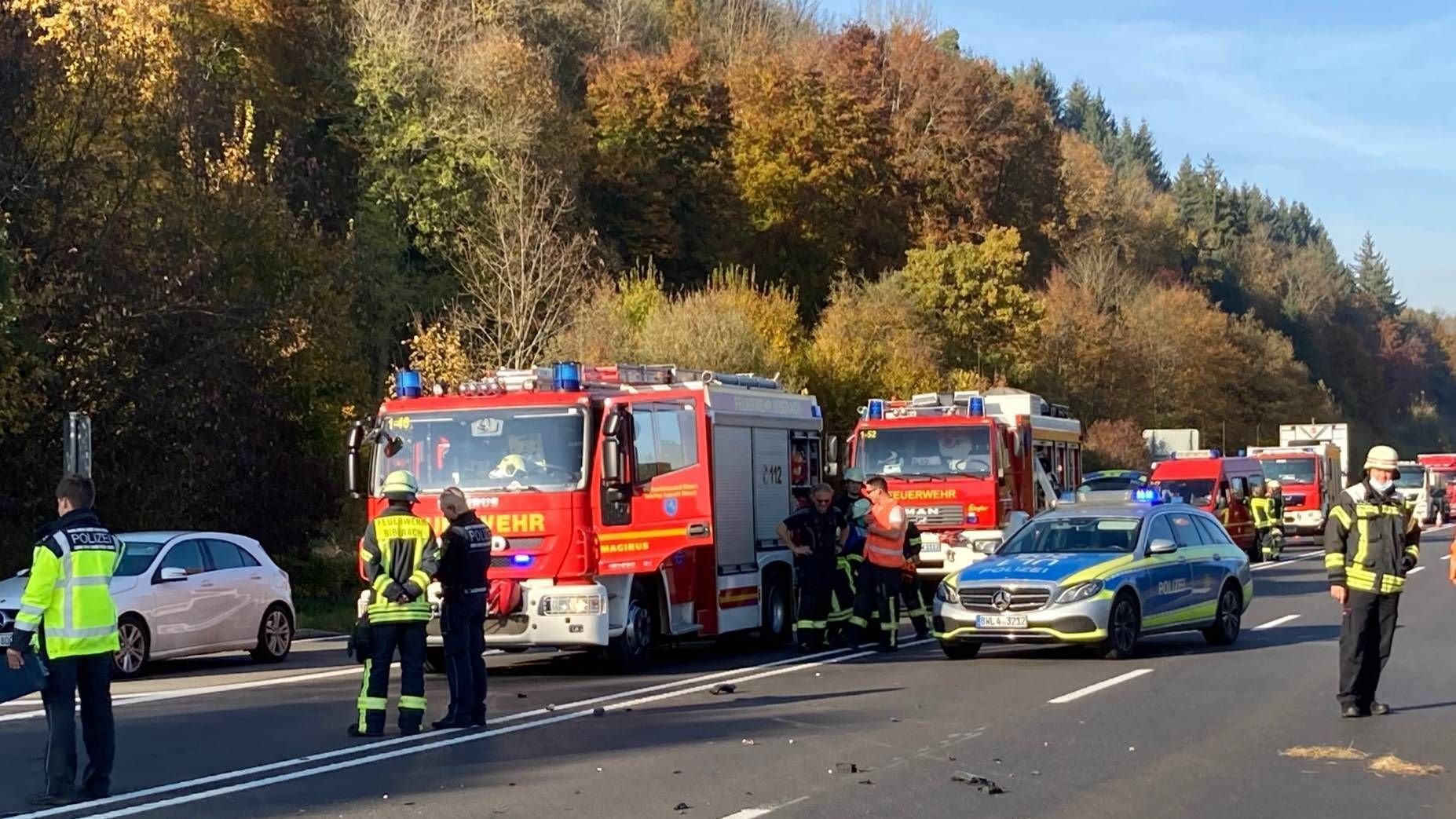 81-Jährige übersieht Stauende Nach Unfall Auf B30