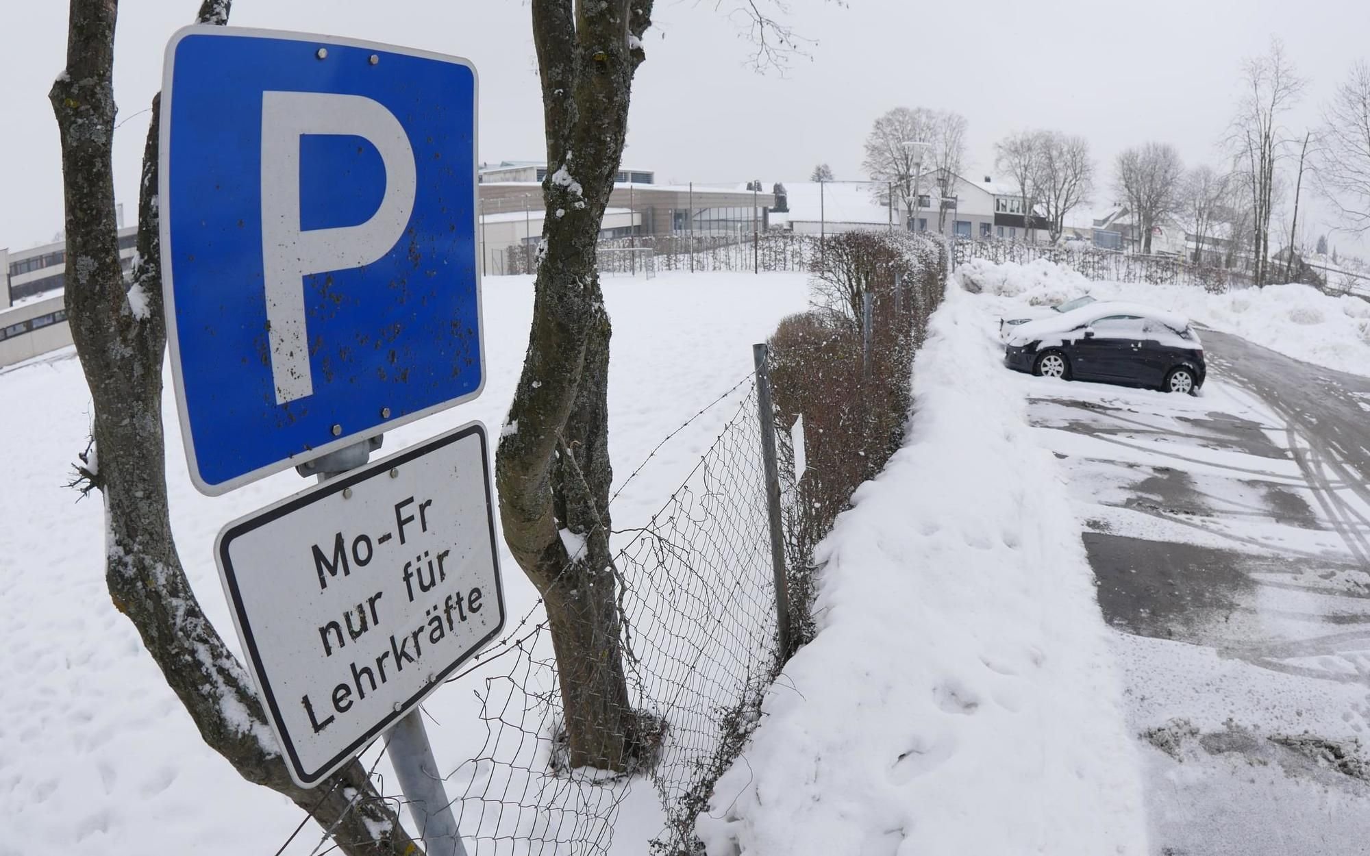 P+R-Parkplatz Wilhelmstraße: Anwohner bemängeln fehlende Kontrollen ·  Emscherblog - Nachrichten für Holzwickede
