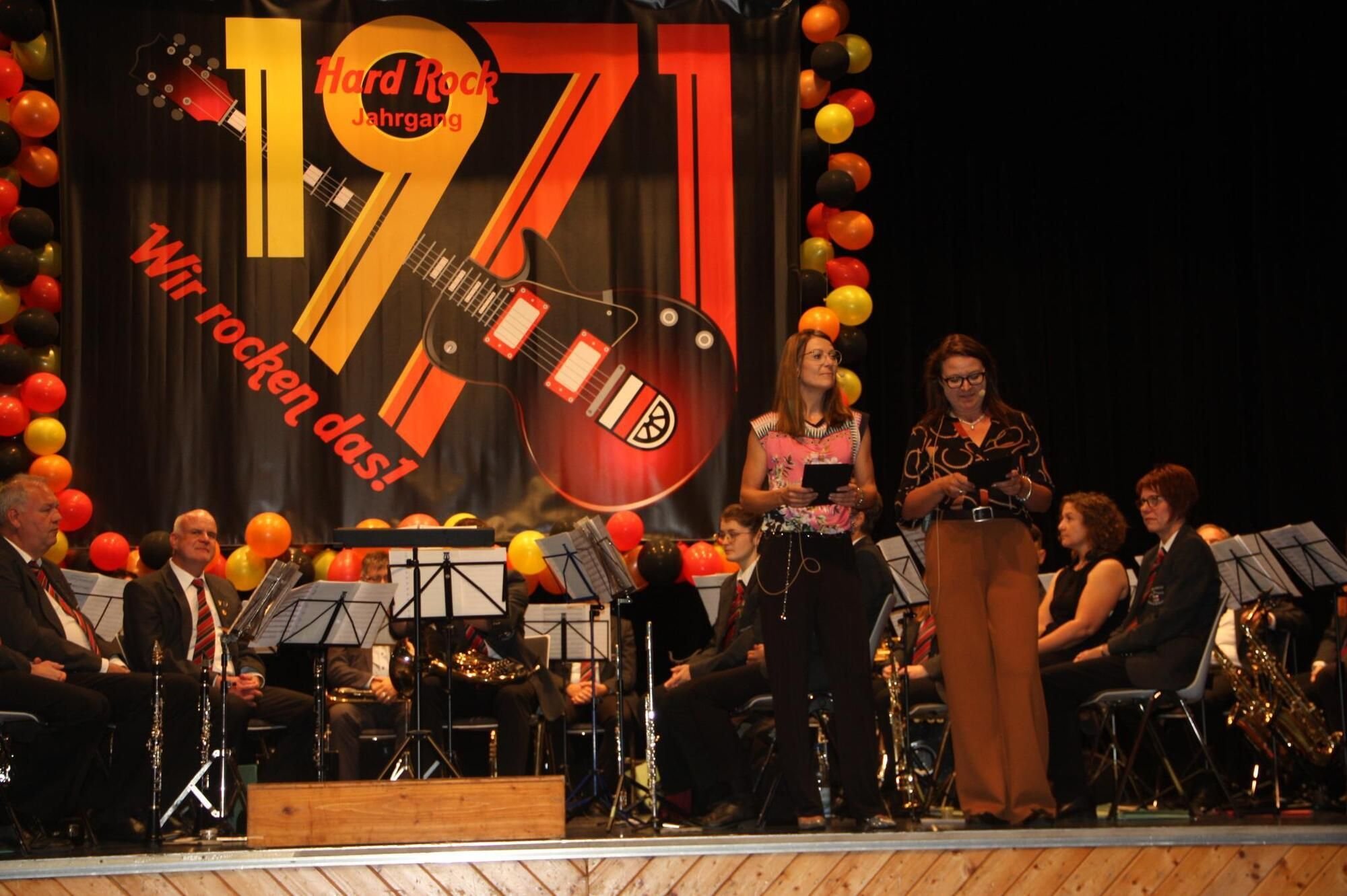 Spaichinger Jahrgänger feiern in der Stadthalle