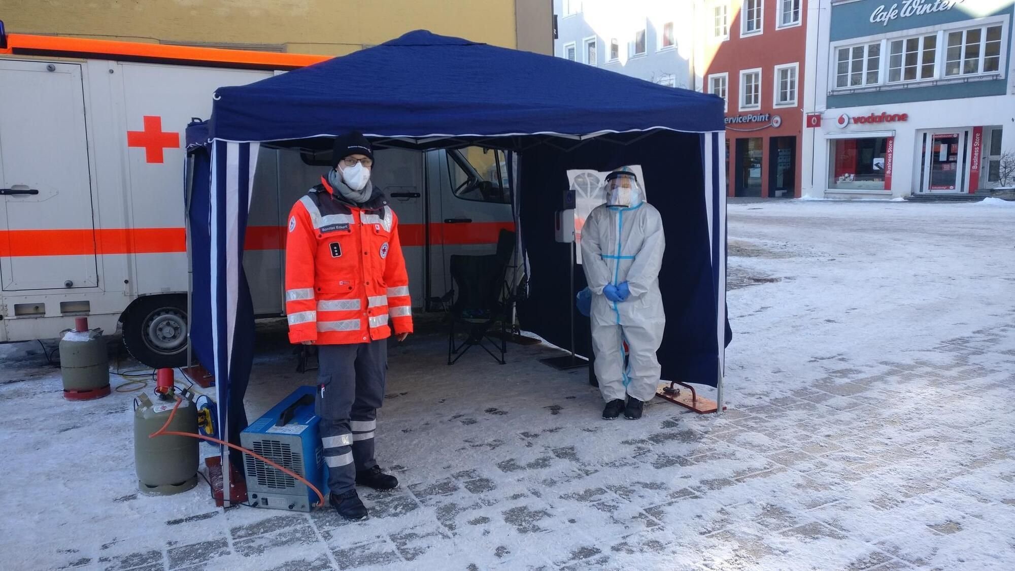 Corona-Test im Selbstversuch: Es pikt, es drückt, es kitzelt