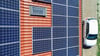 Für Firmen- und andere Gewerbedächer hat die grün-schwarze Landesregierung bereits eine Fotovoltaikpflicht beschlossen.