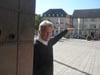 „Viele vertraute Wege bin ich hier in Ellwangen gegangen.“ Pfarrer Alwin Miller (hier an der Basilikatür) geht in Pension. Seinen Ruhestand verbringt er in Leutkirch.