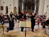  Kammerorchester Tettnang, Konzert am 13.11. in der Basilika zu Weingarten. Im Vordergrund (von links): Ruth Ochsner, Oboe; Frank Westphal, Cello; Manuela Klöckner, Leitung.