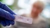  Wer Angehörige im Seniorenheim besuchen will, muss ein negatives Schnelltestergebnis vorlegen, Ungeimpfte brauchen sogar einen PCR-Test.