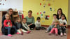 Die Kinder und Erzieherinnen (l. Leiterin Sophia Ott) fühlen sich in der neuen Kindergartengruppe im ehemaligen Krankenhaus wohl.