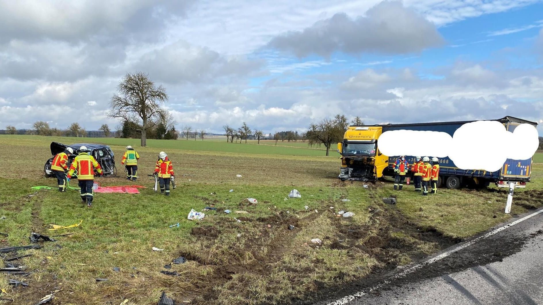 Unfall Auf Der B311 Beschäftigt Feuerwehr Gleich Zweimal