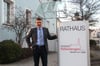 Das nächste Jahresinterview kann Hohentengens Bürgermeister Peter Rainer der „Schwäbischen Zeitung“ im neuen Rathaus geben. Ob das Schild mitumziehen darf, ist noch nicht entschieden. „Eigentlich sollte der Schriftzug an der Fassade ausreichen