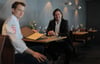 Platzieren das Restaurant „SEO Küchenhandwerk“ im Hotel Seevital und damit Langenargen auf der kulinarischen Landkarte: Hotelbetreiber Michael Ritter (rechts) und sein Küchenchef Roland Pieber.