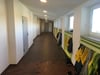  Die Türen zu den Klassenzimmern im Obergeschoss der Grundschule in Renhardsweiler werden noch eine Weile geschlossen werden. Durch eine Zwangsentlüftung wollen Stadt und Ingenieurbüro das Problem der Schadstoffbelastung in den Griff bekommen.