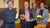 Bei der Auszeichnung in Kirchen (v.l.): Chorleiter Uli Wiedemann, Kurt Rapp, Vorstand Karl Nagler und Mechthild Rapp.