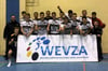 Die YoungStars Ben-Simon Bonin (Nummer 10) und Milan Krvzic (vorne rechts) mit der U18-Nationalmannschaft.