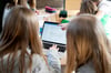  Digitales Arbeiten wird für den Schulunterricht wichtiger – doch viele Schulen gerade auf dem Land kämpfen noch mit langsamen Internetverbindungen.