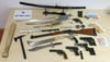  Bei einer Durchsuchung einer Wohnung im Alb-Donau-Kreis wurden diese Waffen gefunden.