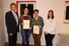  Kolbingens Bürgermeister Konstantin Braun ist stolz auf die treuen Blutspenderinnen Claudia Baum und Ursula Nestel und dankte der Ortsgruppe mit Leiterin Veronika Schad (von links) für die Durchführung der Blutspendetermine.
