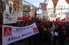  Rund 500 Menschen demonstrieren in Sigmaringen am dem Marktplatz gegen den Austritt von Zollern aus dem Arbeitgeberverband.