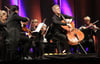  Weltklasse-Niveau: Cellist Alban Berg mit dem Stuttgarter Kammerorchester.