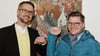  So begrüßt man sich in Zeiten des Coronavirus: Steffen Höhn (CSU, links) und David Wittner (PWG) sind die beiden Kandidaten für die Stichwahl um das Amt des Nördlinger Oberbürgermeisters. Der zweite Wahlgang findet am Sonntag, 29. März, statt.