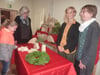 Über den guten Zuspruch beim Schönenbergbasar freut sich Gertrud Haas (Zweite von links), die Organisatorin des Basars und Leiterin des Frauenkreises Eigenzell.