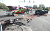 Bei einem schweren Unfall an der Blautalbrücke in Ulm ist ein Autofahrer schwer verletzt worden.