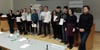 Die Teilnehmer zusammen mit der Jury am Abend des Regionalwettbewerbs an der Urspringschule.